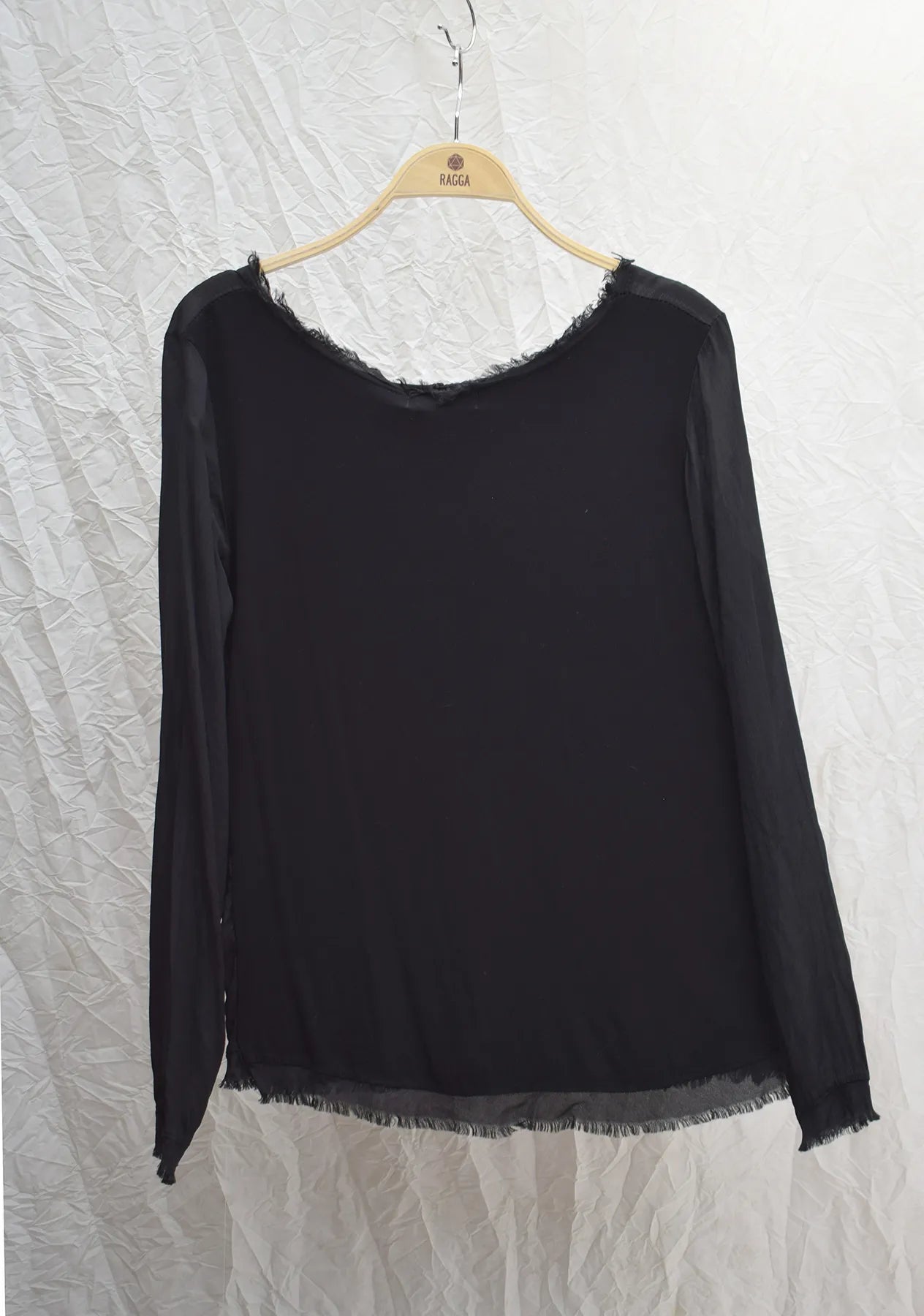 Polera Con Bordes Deflecados