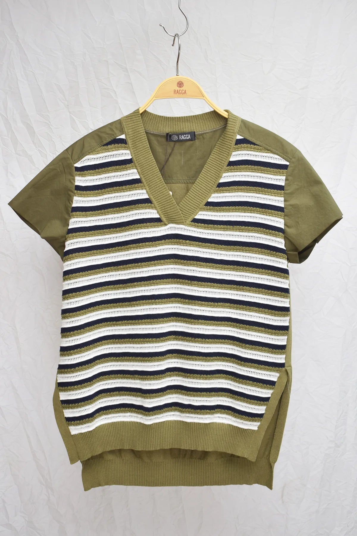 Top tejido con lineas caladas