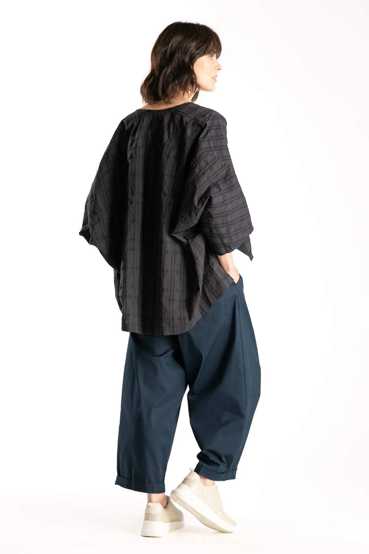 Ragga Tapado rayan de mujer textil plano oversize con trama lineal azul marino espalda