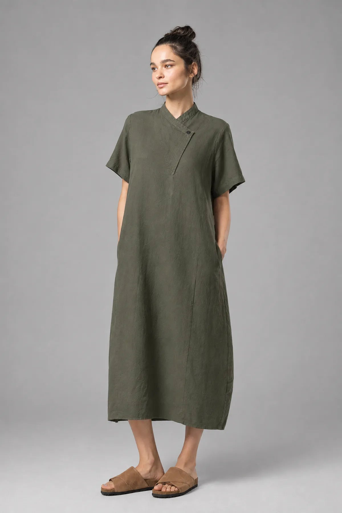 Vestido Mao Cruce Escote Verde modelo