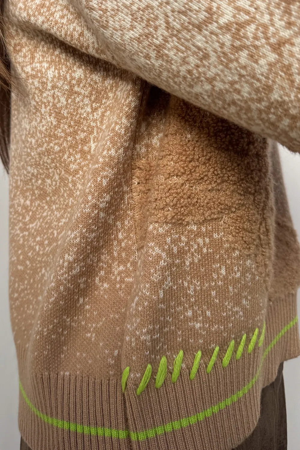 Sweater Lana Moka Pespuntes Lima