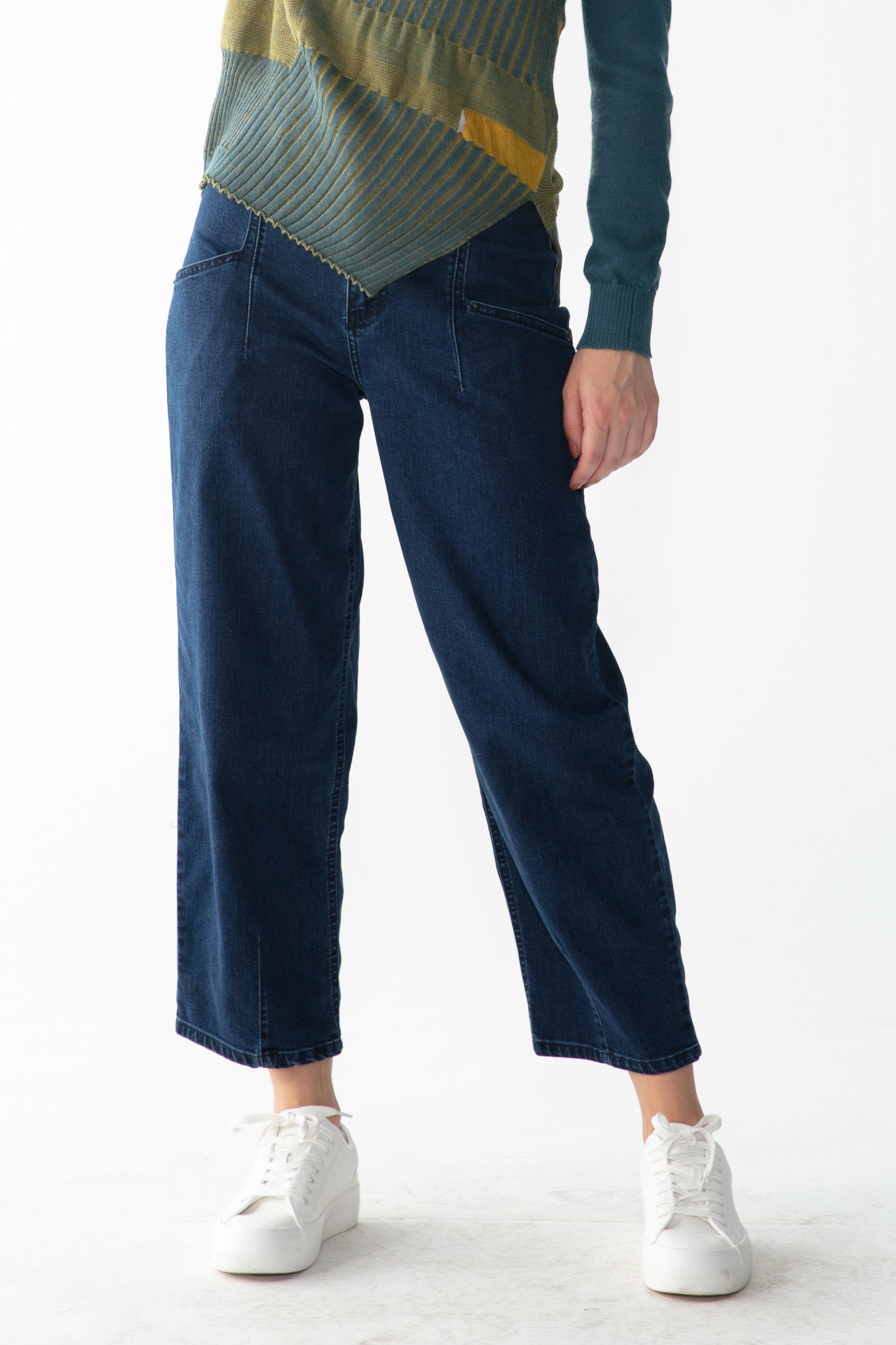 SW LM 054 Y 26f copia_edited.jpg