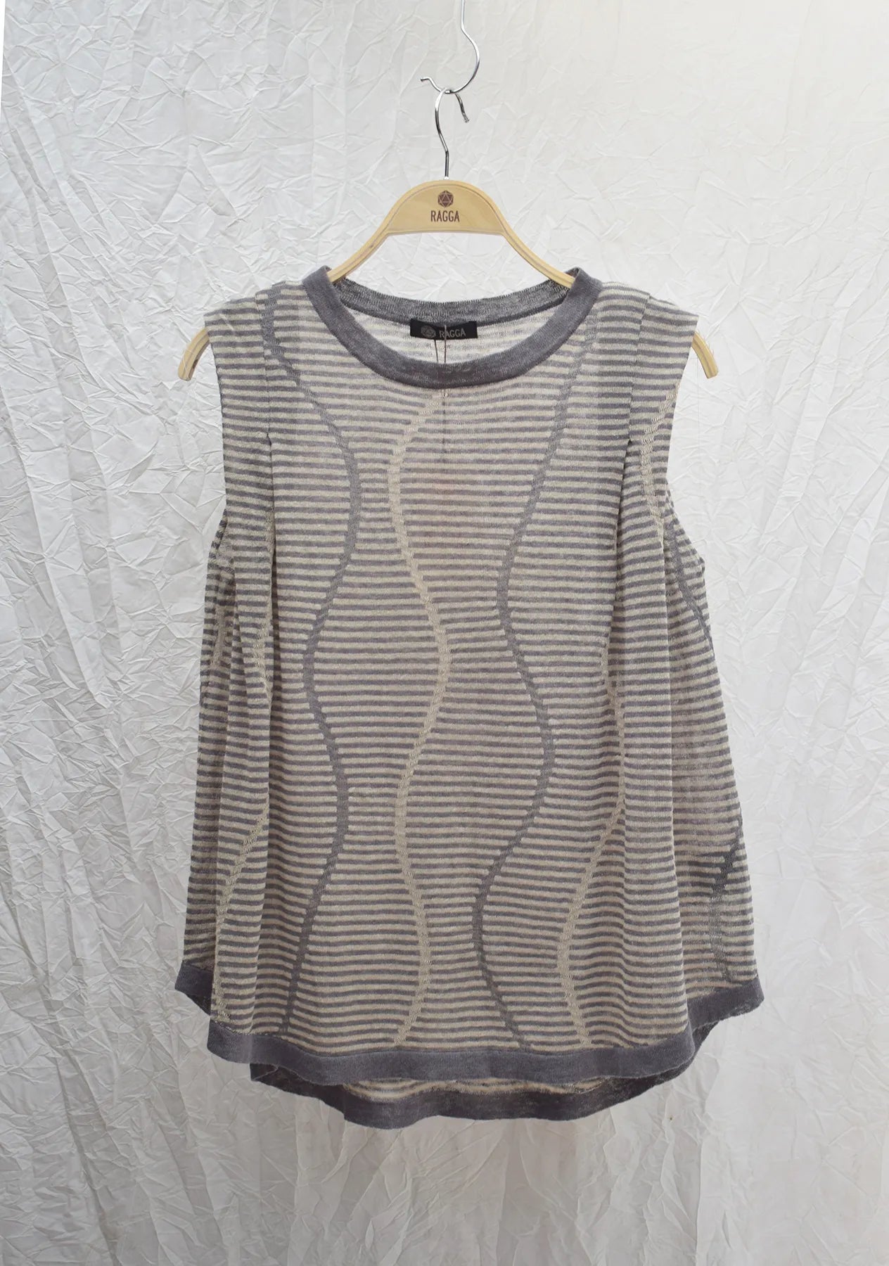 Top Sin Mangas Rayas y Lineas