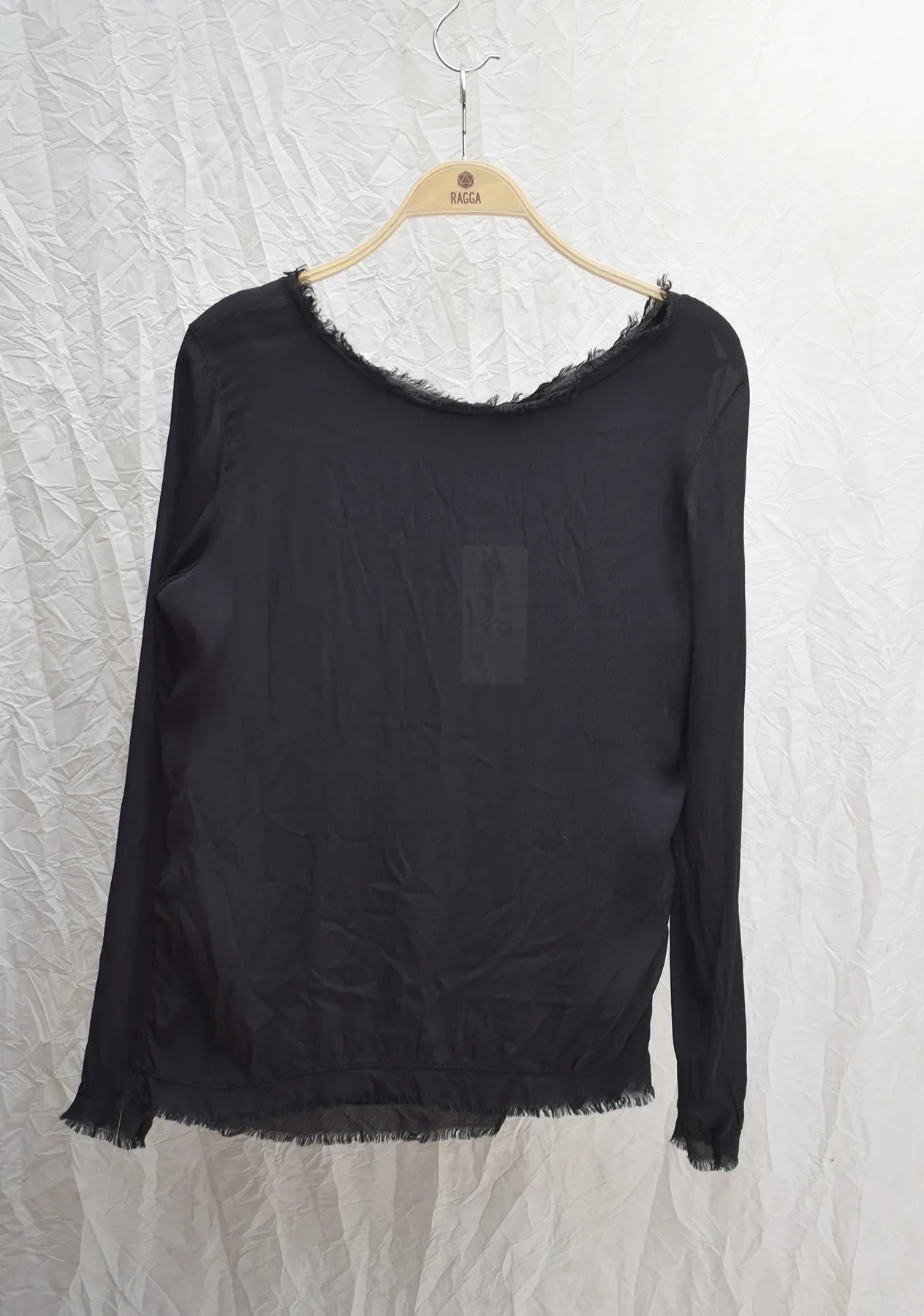 Polera Con Bordes Deflecados