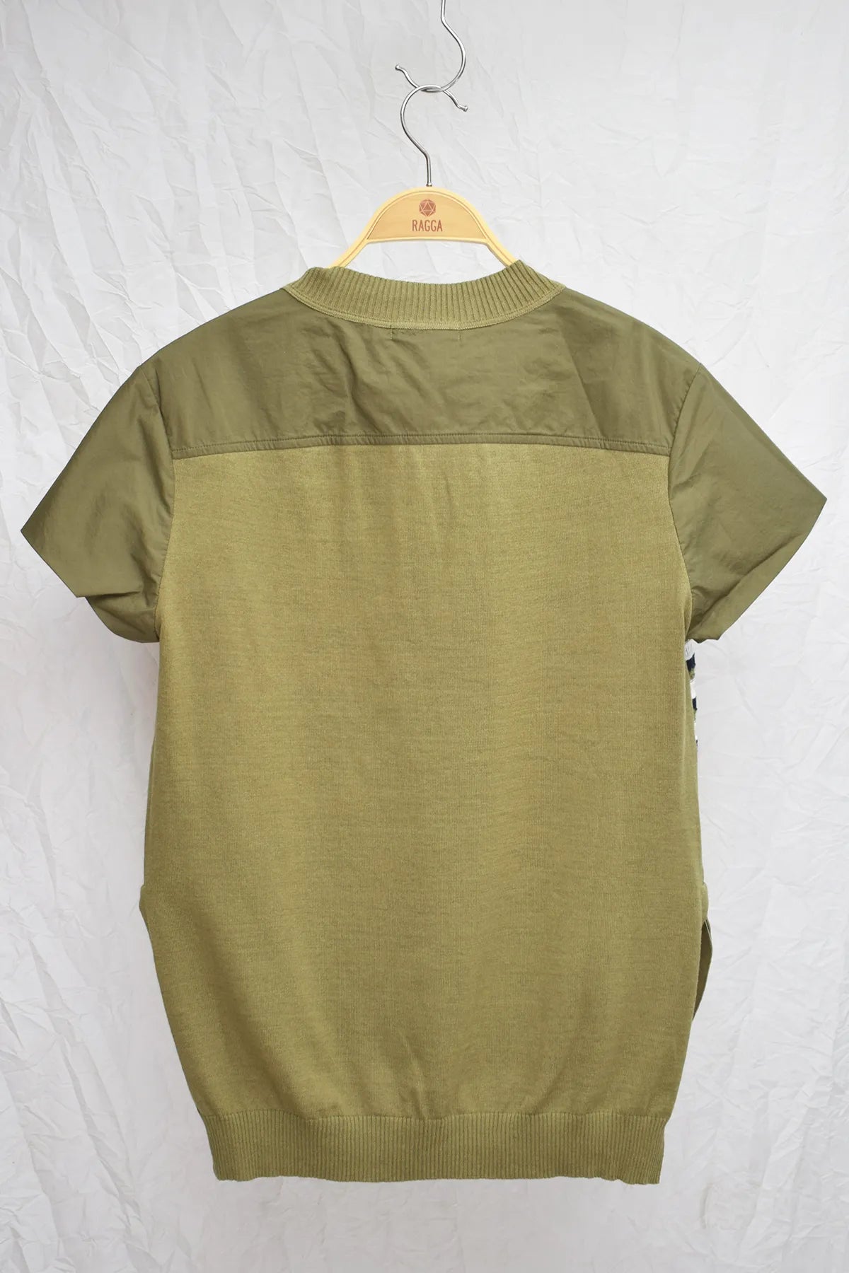 Top tejido con lineas caladas