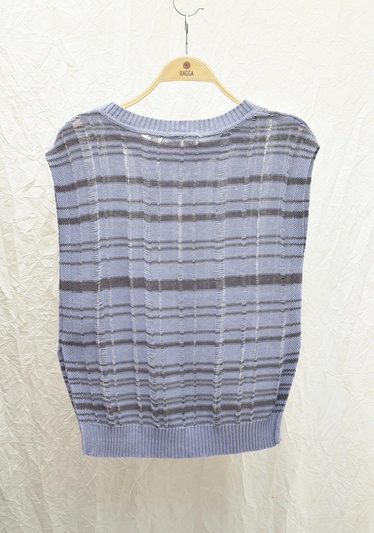 Top Sin Mangas Con Calado Vertical