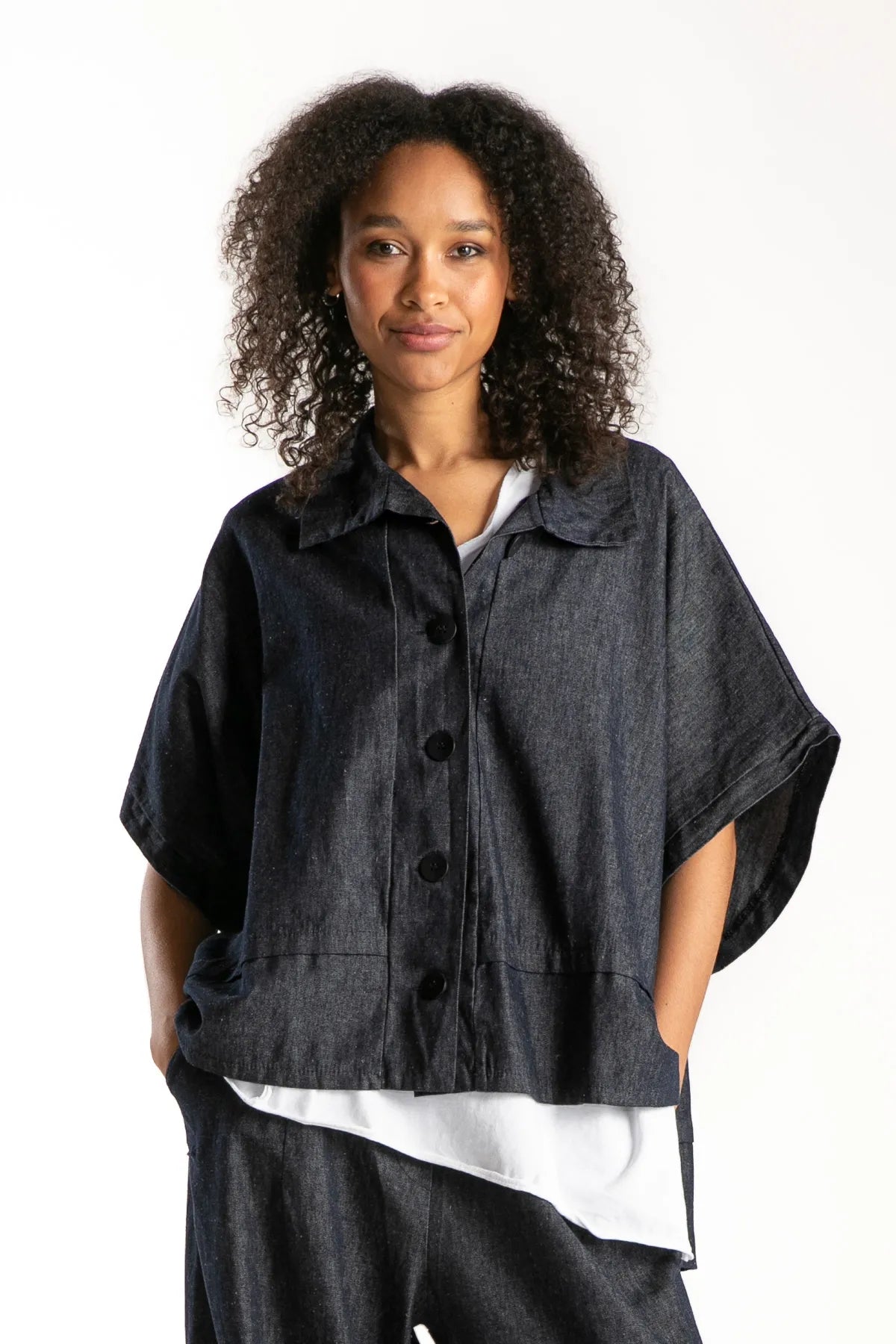 Ragga Chaqueta Estonia Denim azul abotonada oversize manga corta frente