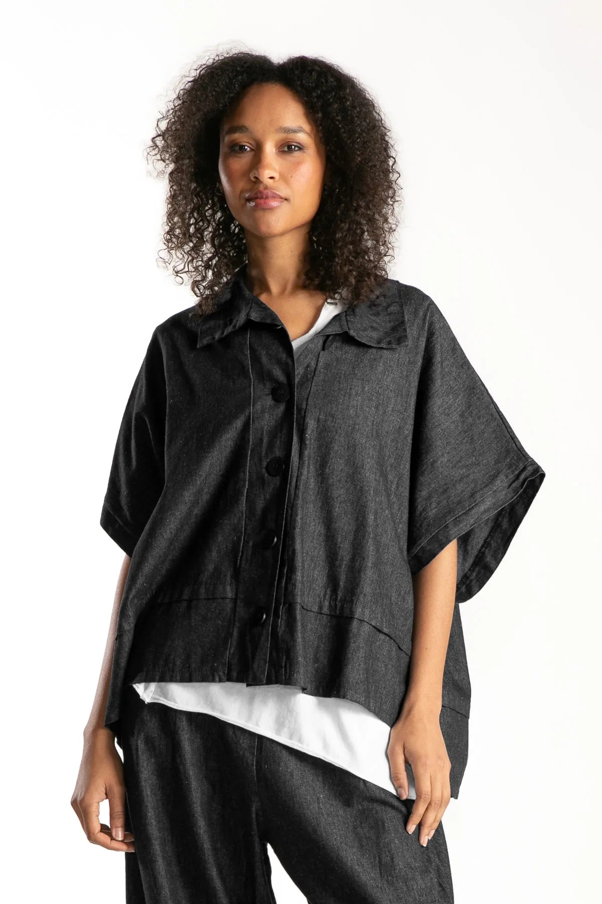 Ragga Chaqueta Estonia Denim negro abotonada oversize manga corta frente