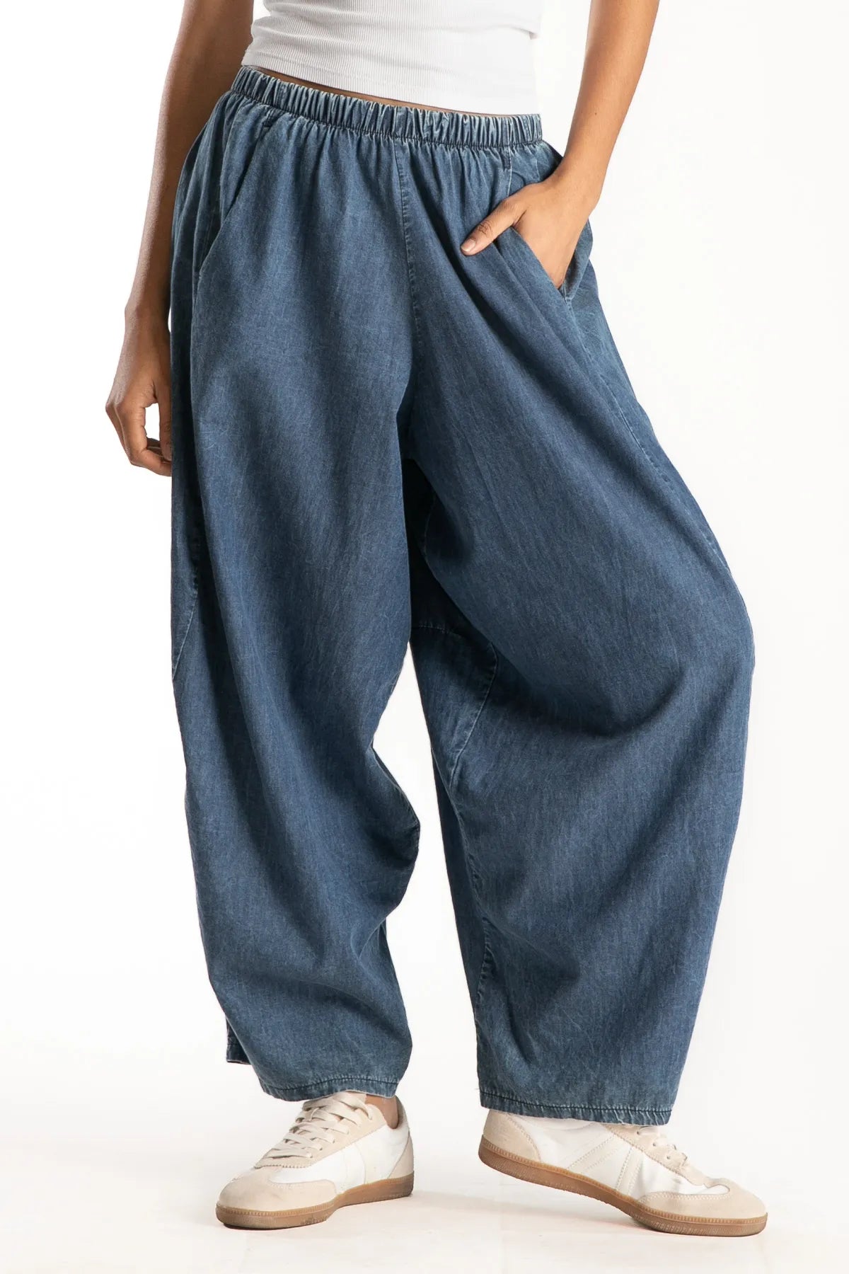 Ragga pantalón Guille azul denim bombacho algodón pretina elasticada vista frontal