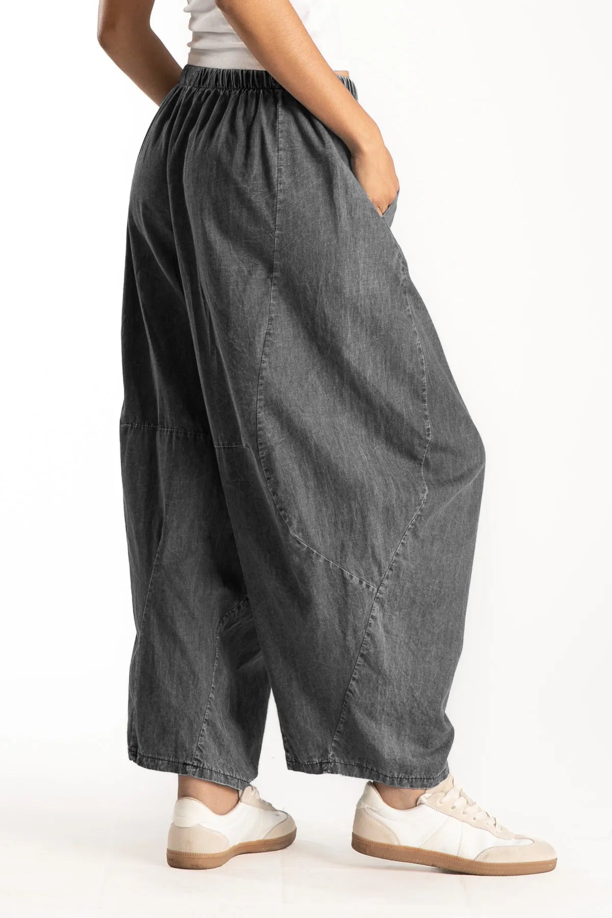 Ragga pantalón Guille gris denim bombacho de mujer bolsillos a la cadera perfil