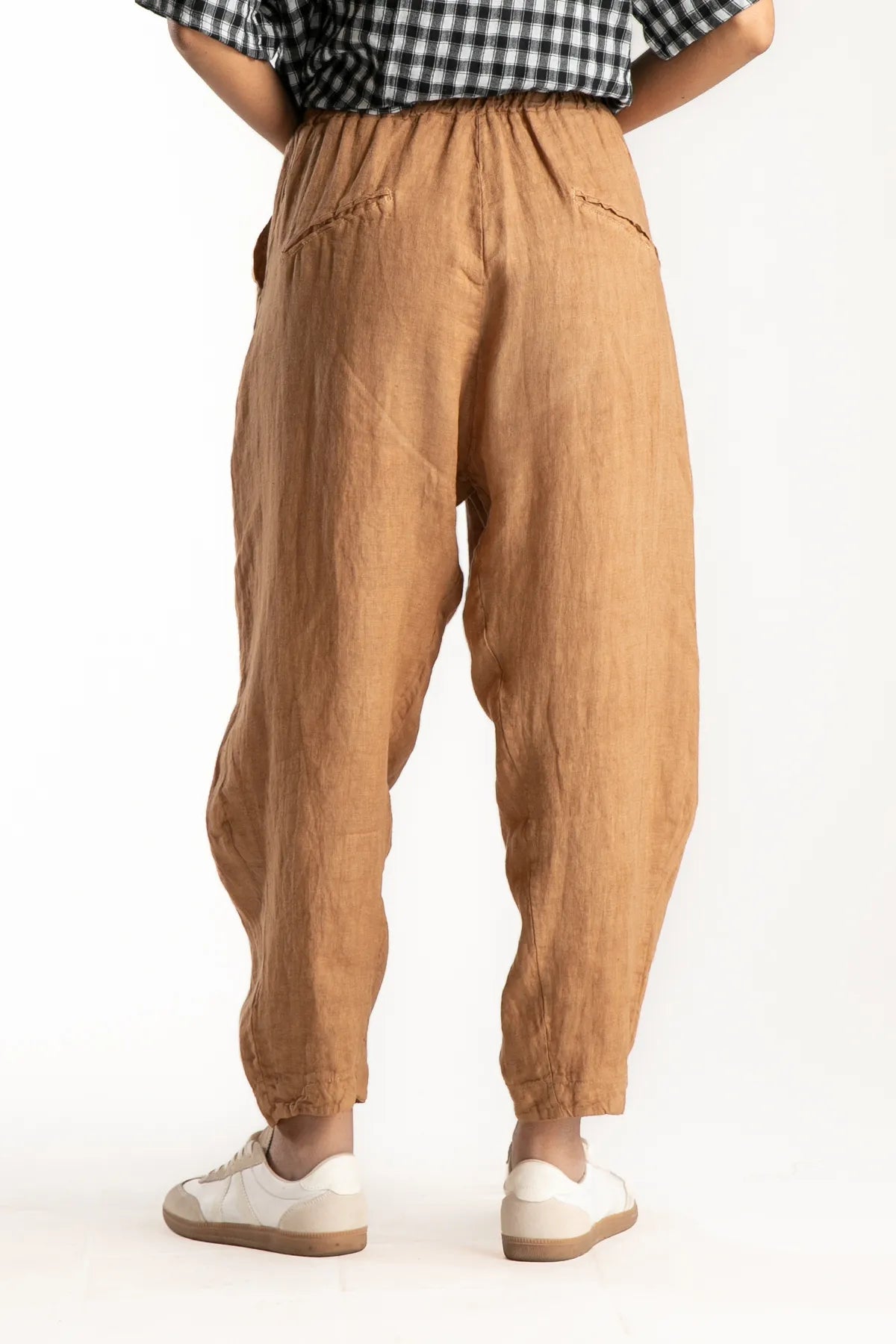 Ragga Pantalón Primo de lino color curry de mujer corte vaina bolsillos ribeteados espalda