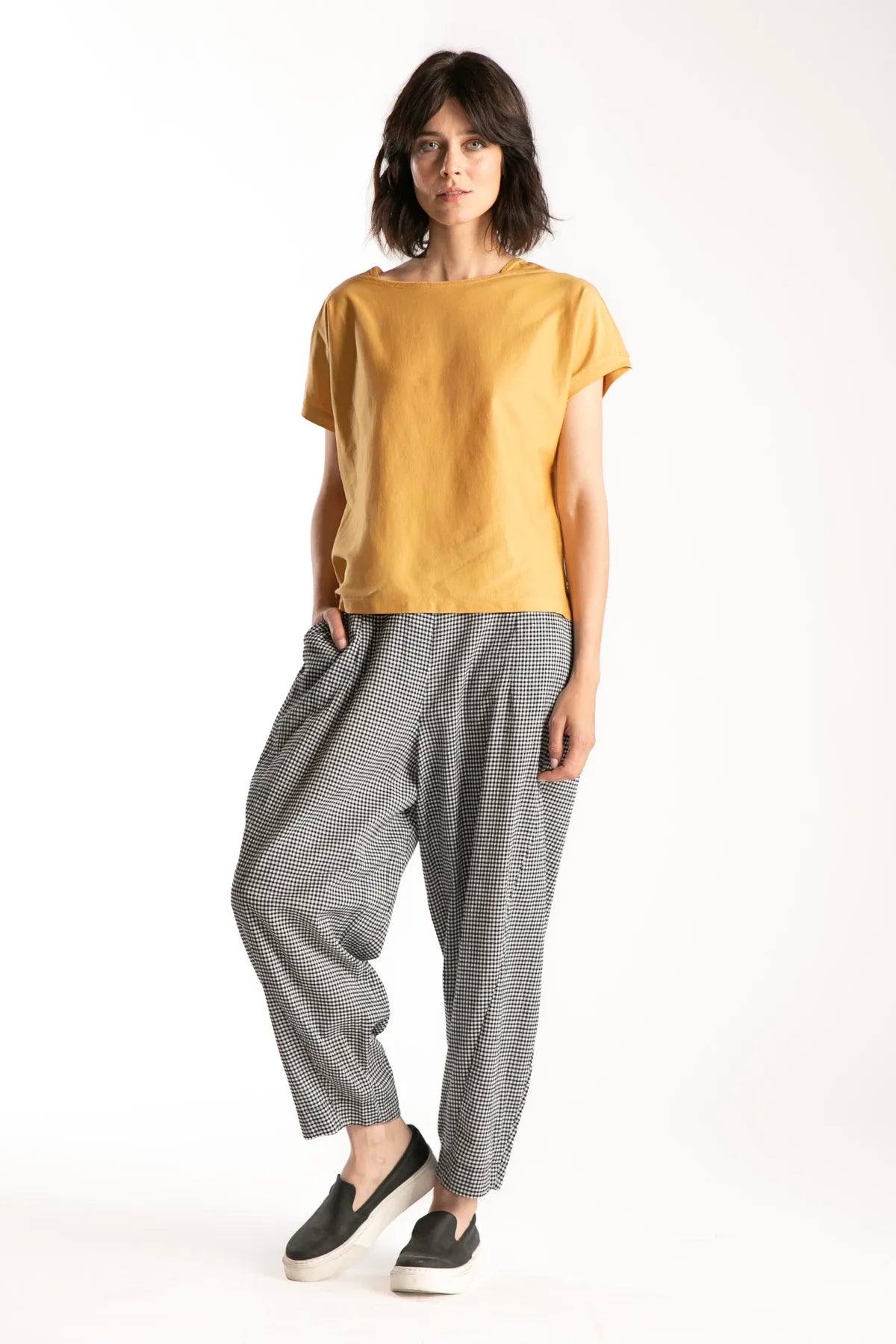 Ragga Pantalón Trystan de mujer cuadros vichy blanco y negro vista frontal