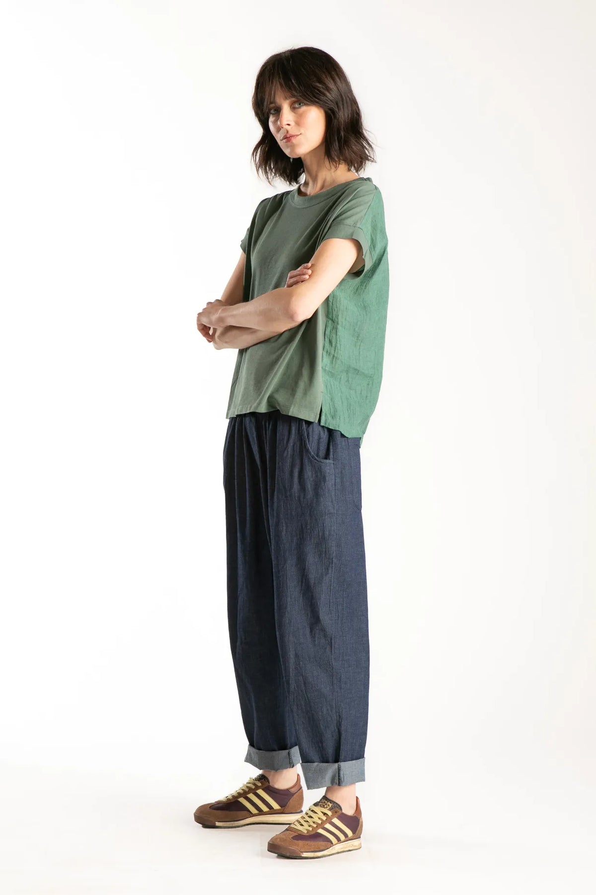 Ragga pantalón Victor denim azul de mujer bolsillos a la cadera vista perfil
