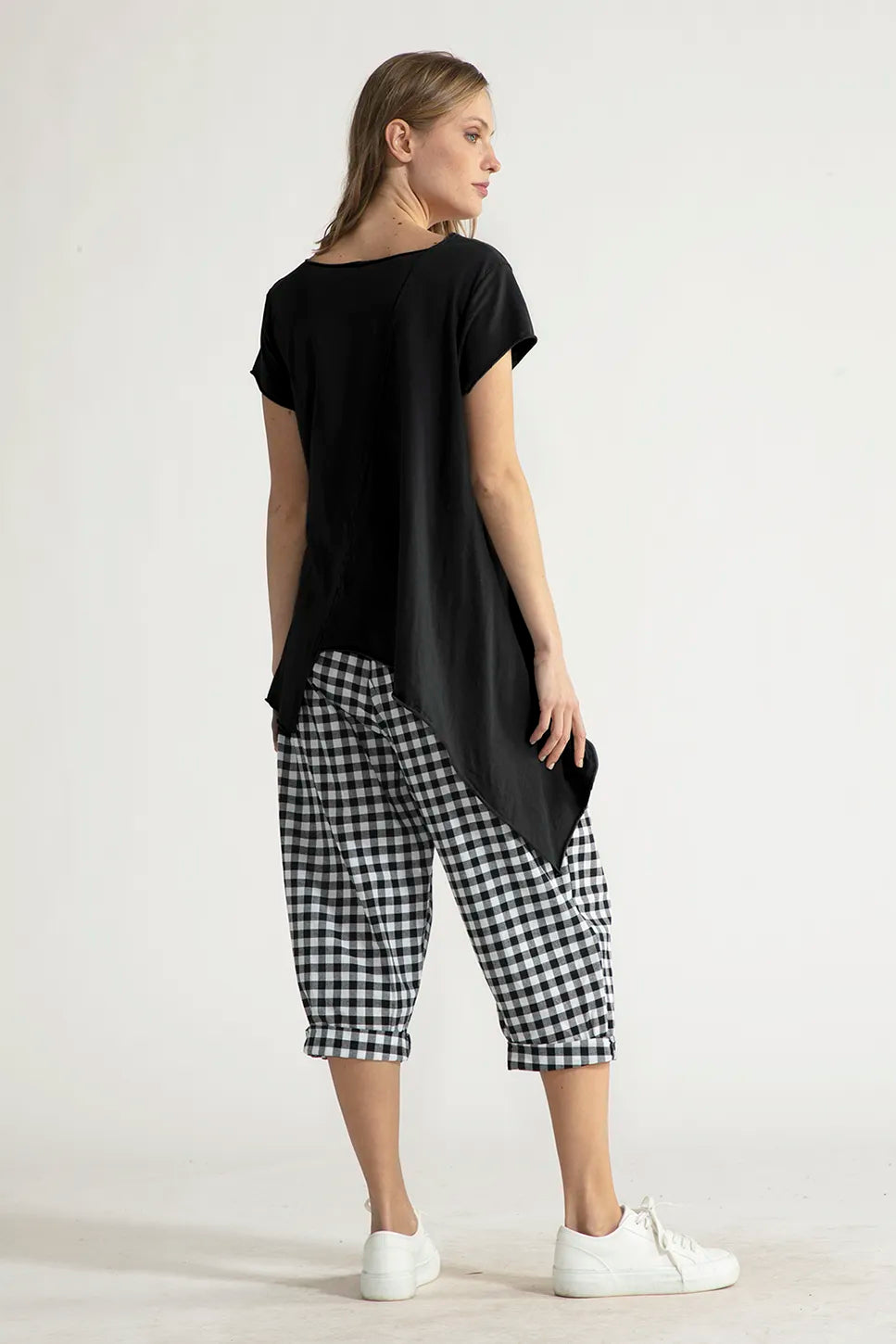 Ragga Polera Atila Negra Espalda Mujer
