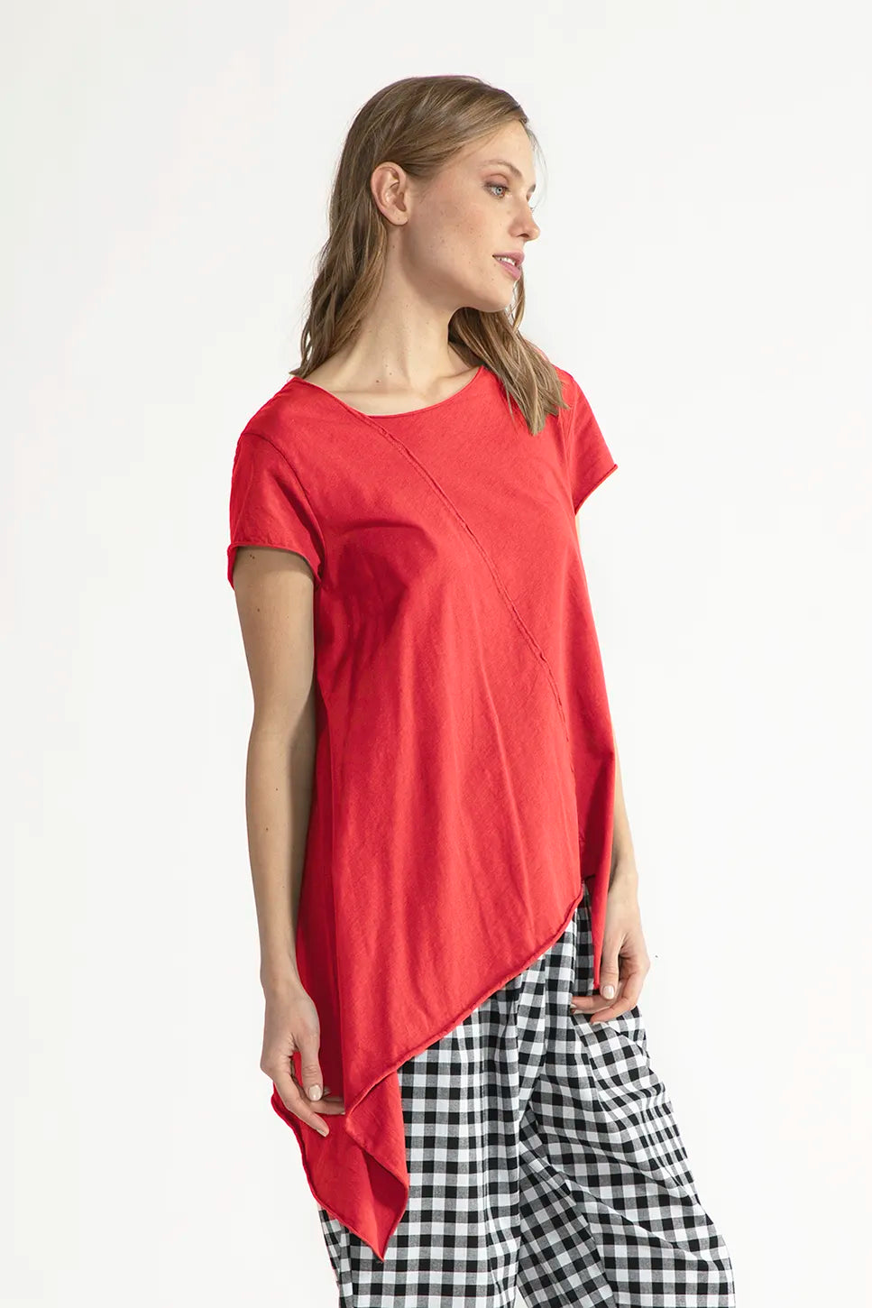 Ragga Polera Atila Roja Perfil Modelo
