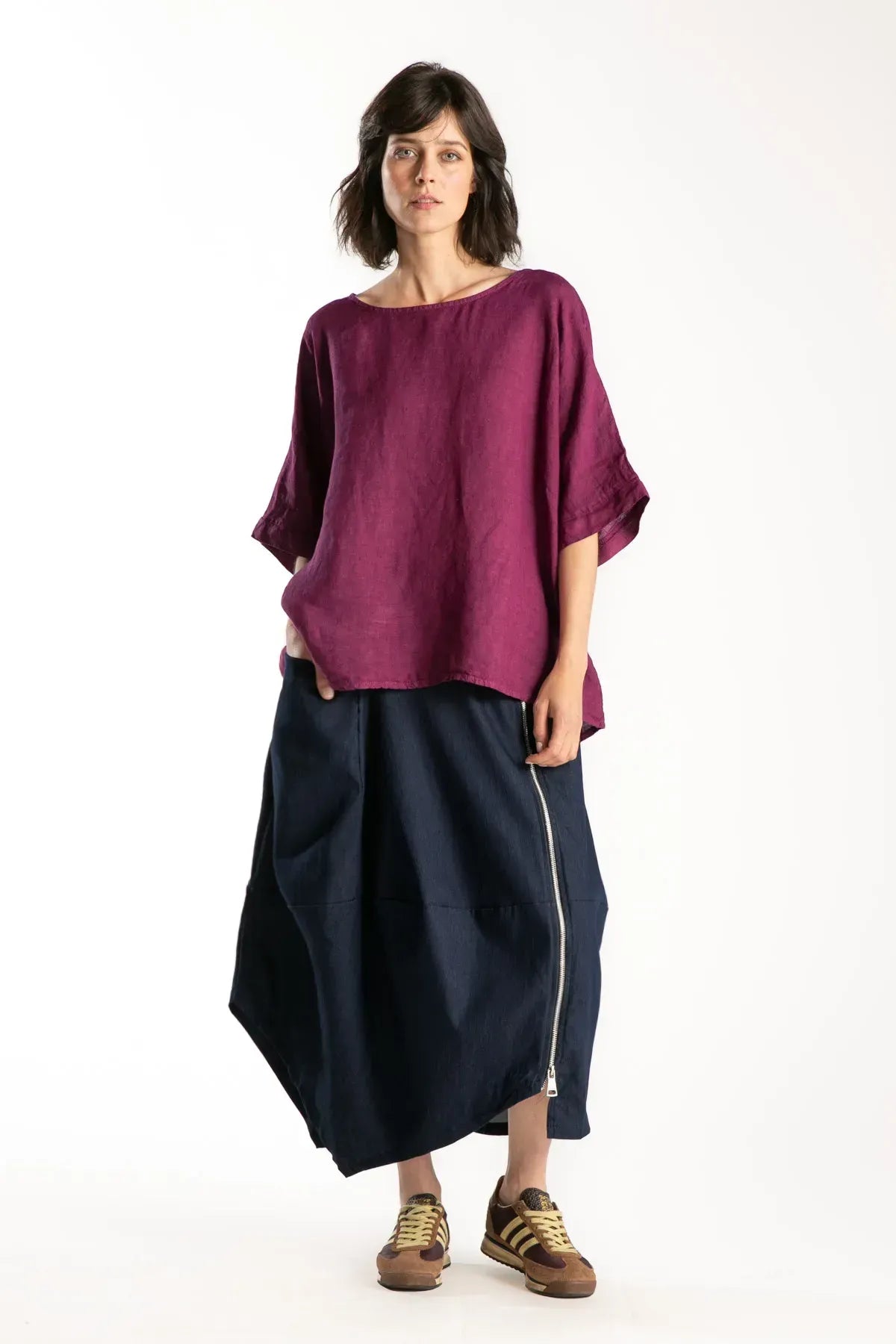 Ragga polera Gaby 100% lino de mujer recta oversize manga 3/4 color betarraga vista frontal