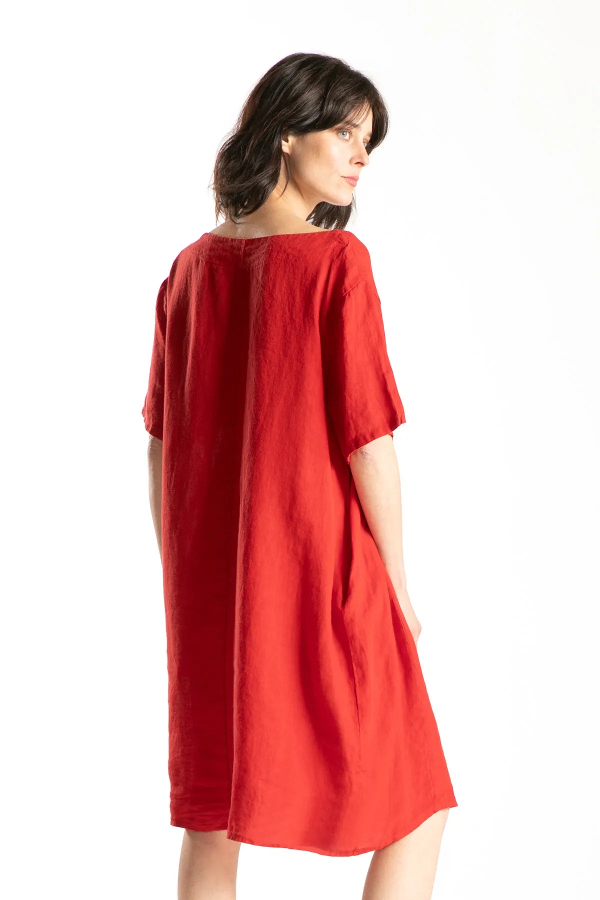 Ragga Vestido Renata de Lino rojo de mujer manga corta a la rodilla vista espalda