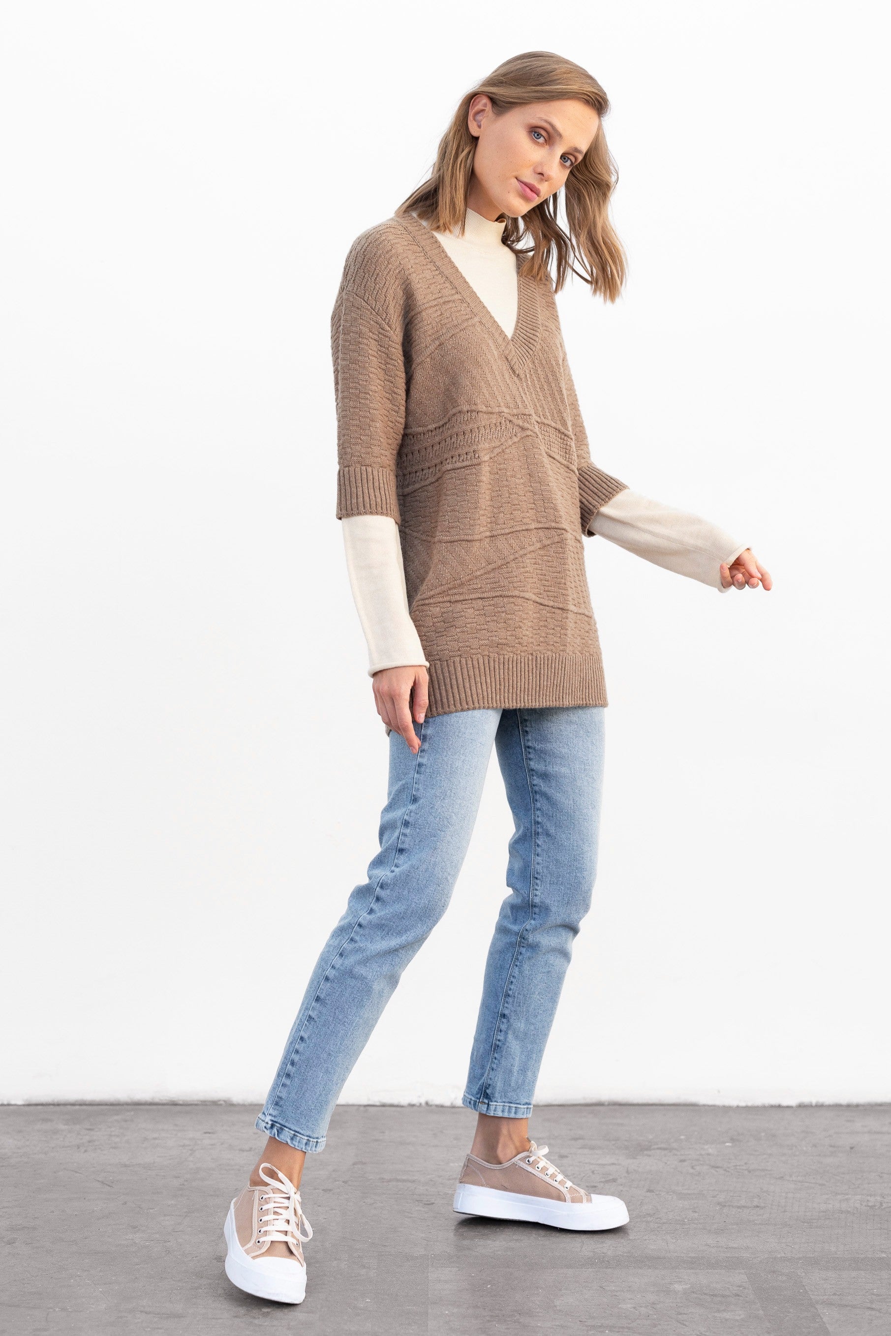 SWEATER ABATE 020j_edited.jpg