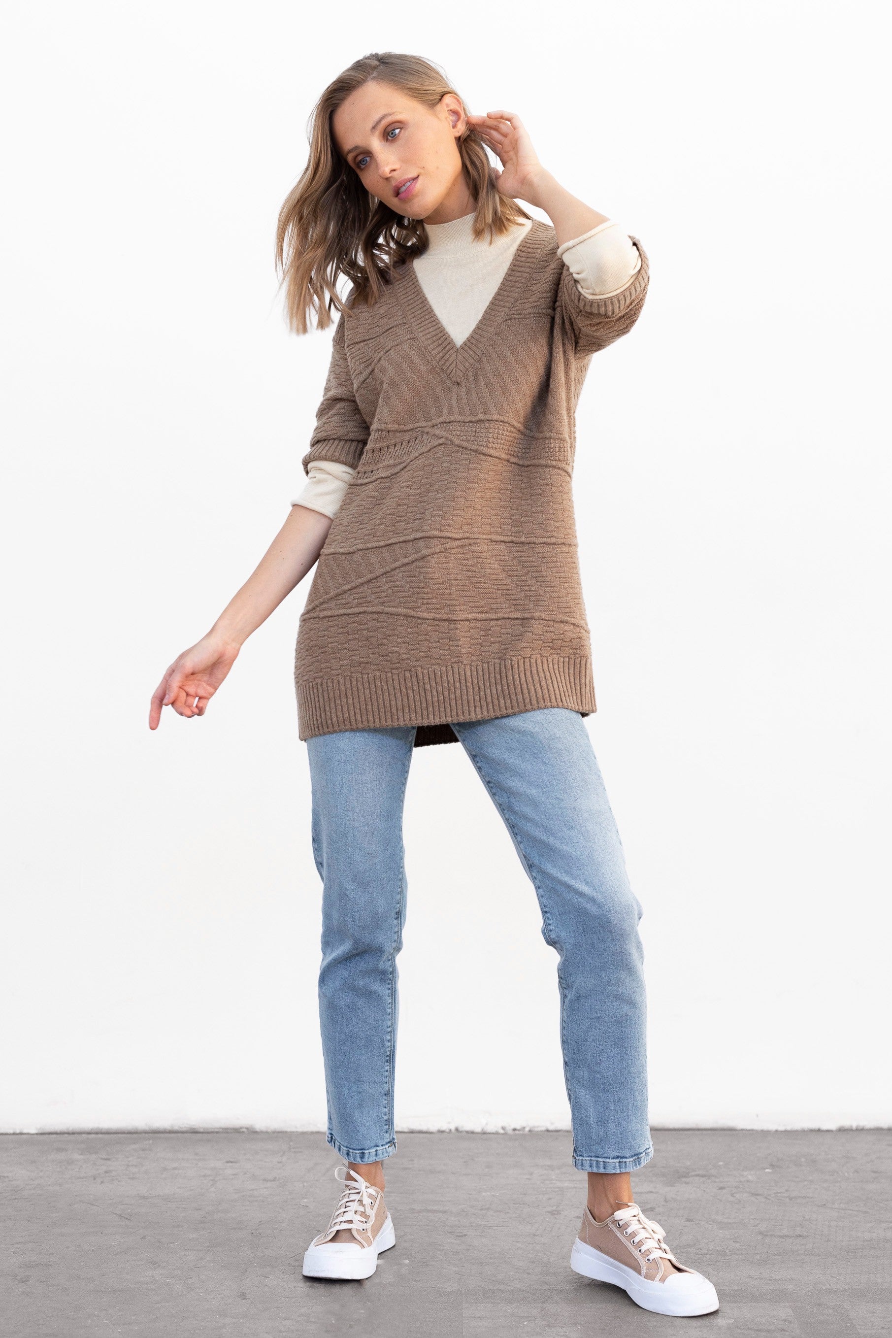 SWEATER ABATE 020d_edited.jpg